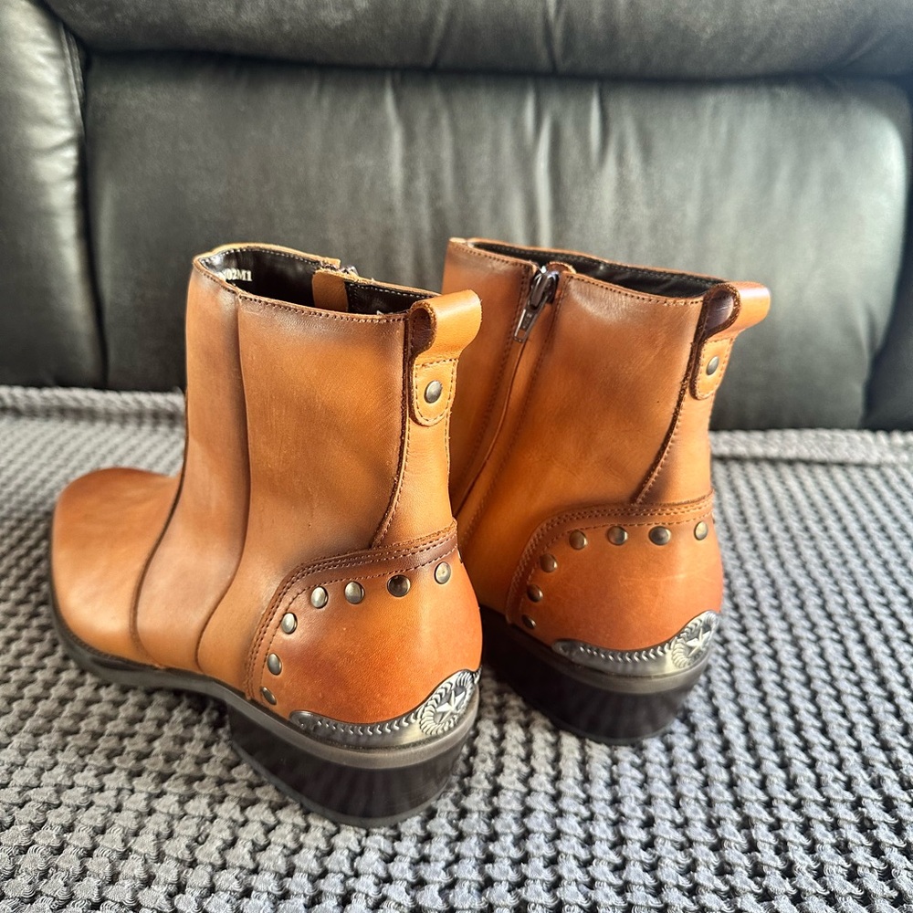 Steve Madden boots